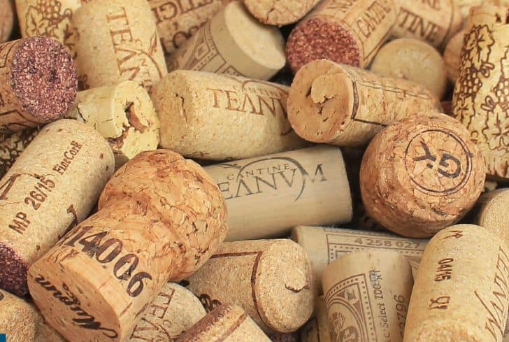 bunch-of-wine-corks