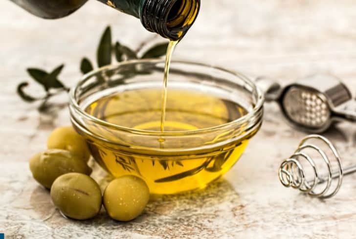 olive-oil-in-bowl
