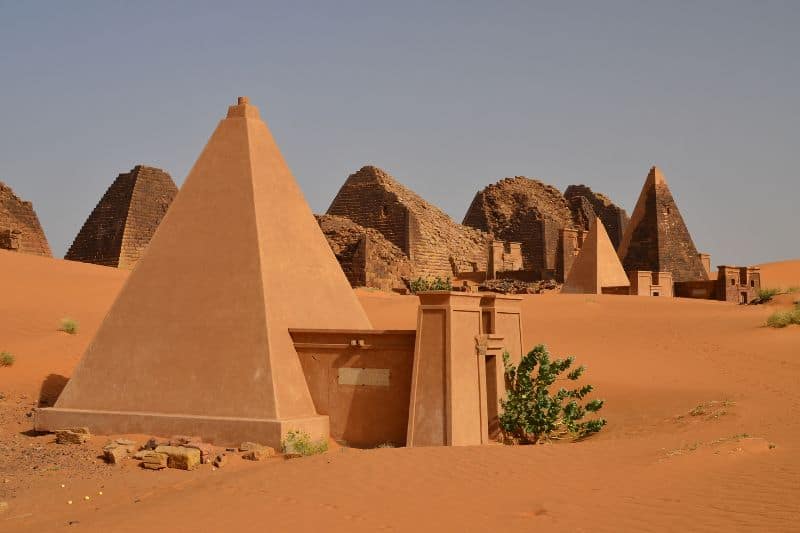 Nubian-pyramid